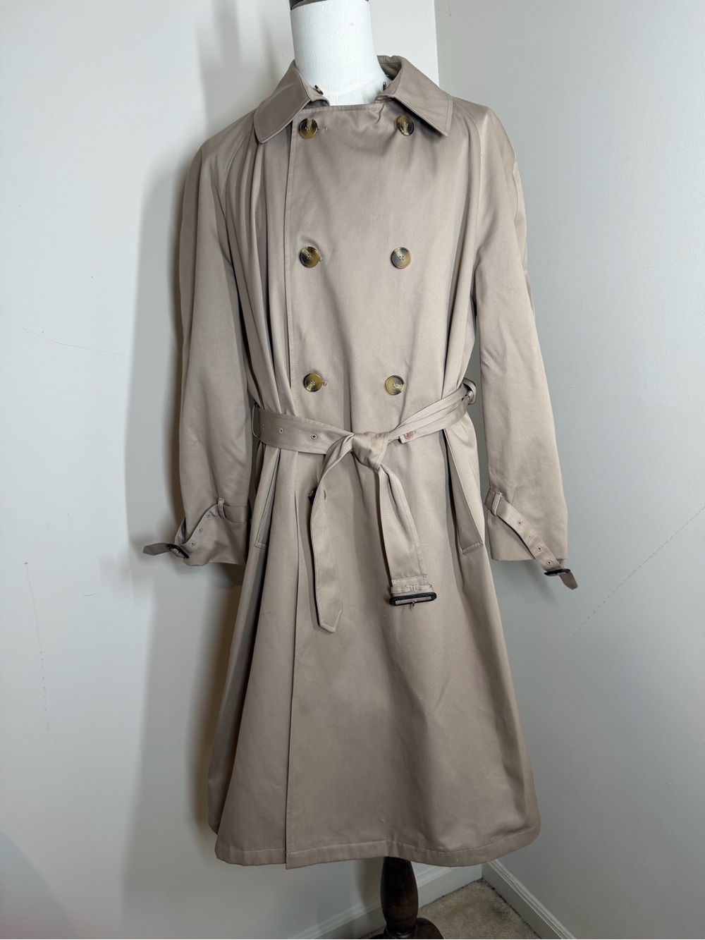 Jos A Bank Men’s Tan -42R- Double-Breasted Full Length Belted Trench Coat